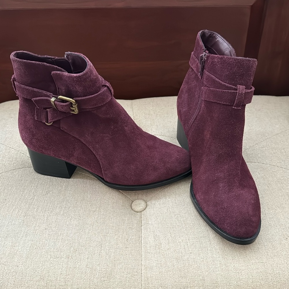 Gap maroon suede side buckle heeled bootie